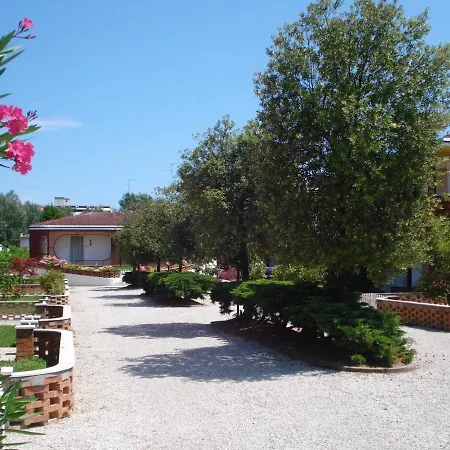 Villa Gorgeous For 8 With Shared Pool
